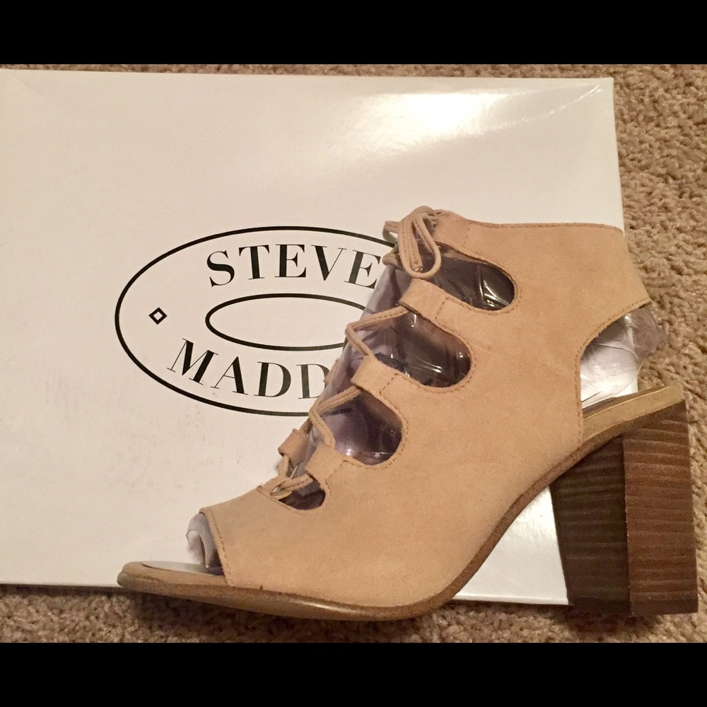 NEW Steve Madden Nilunda lace up heels Sand Suede
